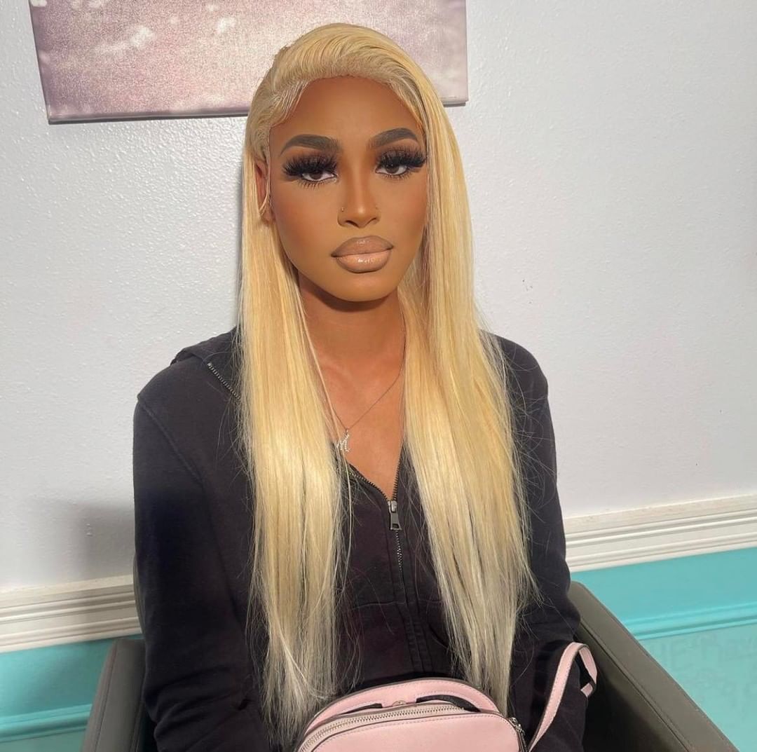 Full Frontal Blonde wig 20 inch
